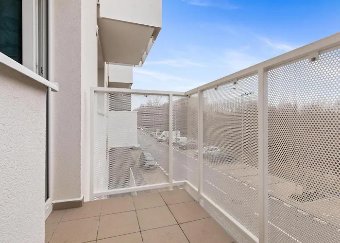 Ah Airport Ovocne Sady Free Parking Ac