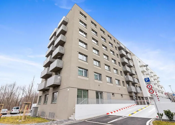 Ah Airport Ovocne Sady Free Parking Ac Apartamento