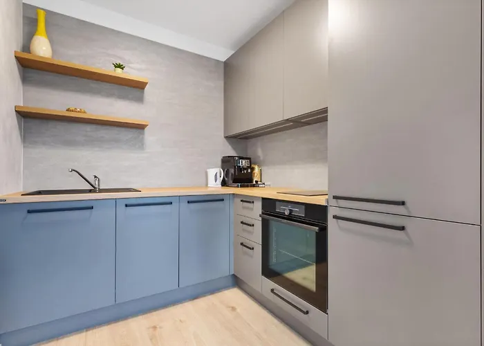 Ah Airport Ovocne Sady Free Parking Ac *