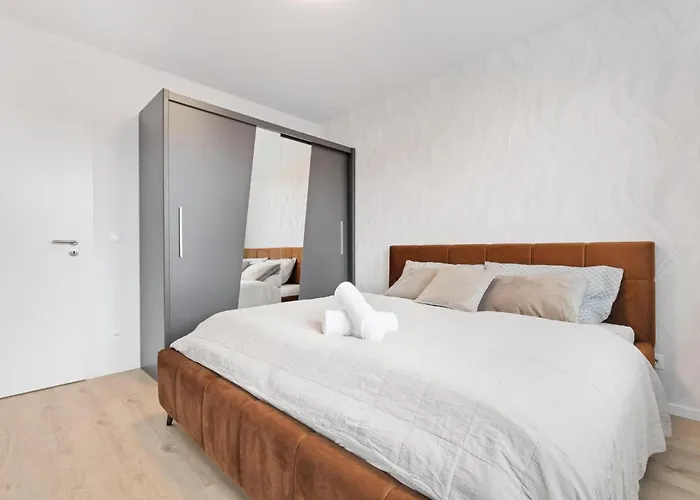 Apartment Ah Airport Ovocne Sady Free Parking Ac *